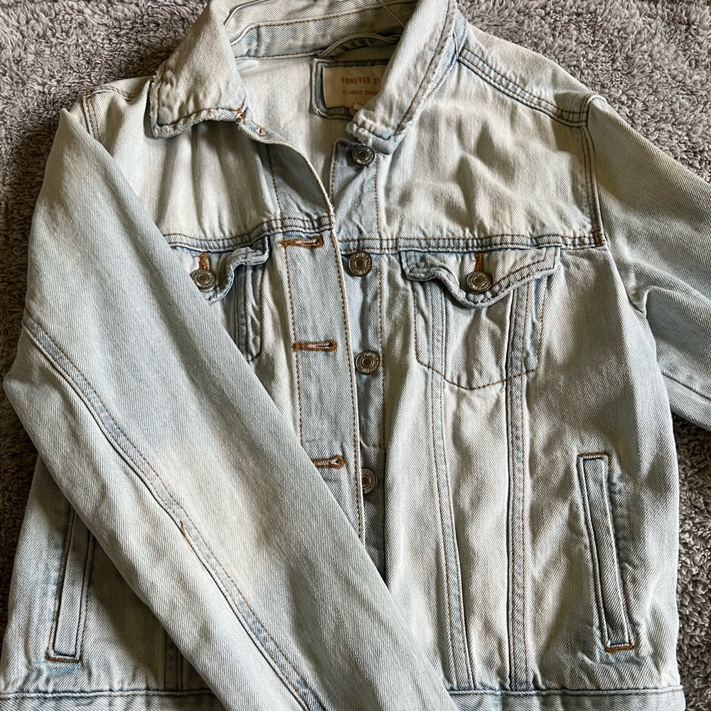 Size Small Light Washed Forever 21 Jean Jacket